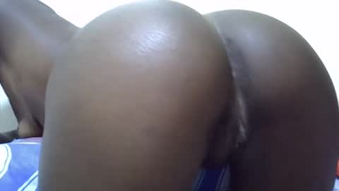 Snapshot of sweet_vee1 chatting on February 2026 09:33:02 PM Princess vee online show from February 2026 09:33:02 PM