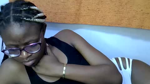 Snapshot of sweet_zarah chatting on February 2026 02:40:02 AM sweet_zarah online show from February 2026 02:40:02 AM