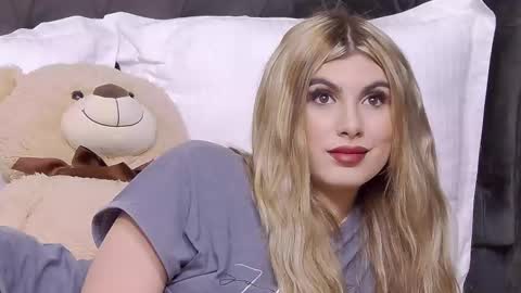 Anisia online show from September 2025 06:33:02 PM