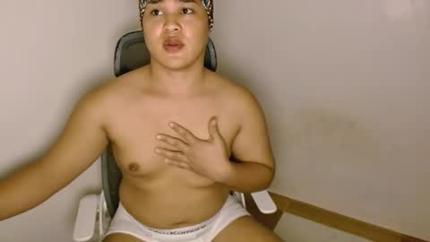 Snapshot of sweetasiangay chatting on November 2025 06:45:01 PM sweetasiangay online show from November 2025 06:45:01 PM