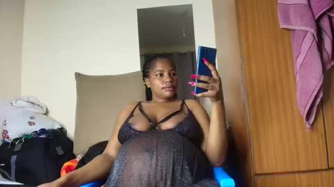 Snapshot of sweetateka chatting on December 2025 05:21:01 PM Sweetateka online show from December 2025 05:21:01 PM