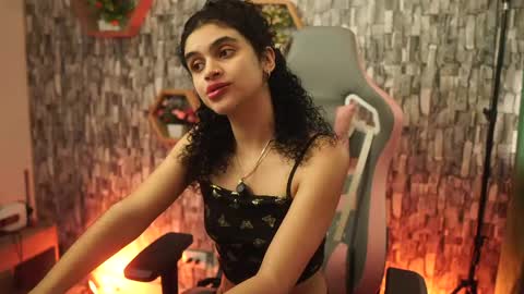 Salom independent model online show from April 2026 08:37:02 PM