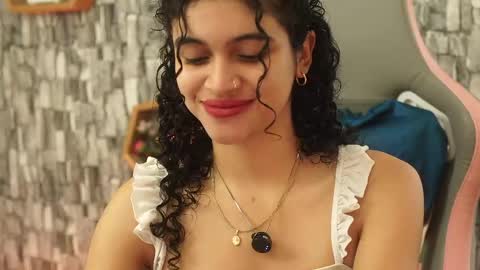 Salom independent model online show from May 2026 07:10:01 PM