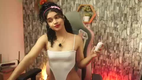 Salom independent model online show from June 2026 07:40:01 PM