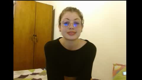 sweetcalm_ online show from March 2026 04:52:01 AM