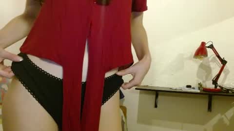 Snapshot of sweetcalm_ chatting on June 2026 09:57:02 PM sweetcalm_ online show from June 2026 09:57:02 PM