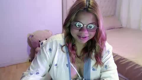 Snapshot of sweetcristalh chatting on November 2025 05:35:02 PM Cristal online show from November 2025 05:35:02 PM