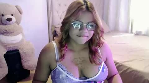 Snapshot of sweetcristalh chatting on November 2025 07:12:01 PM Cristal online show from November 2025 07:12:01 PM