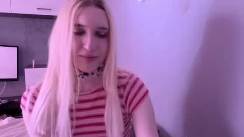 sweetcrystalll online show from June 2026 02:41:01 PM
