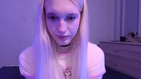 sweetcrystalll online show from June 2026 10:31:01 PM