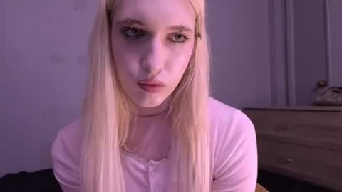 sweetcrystalll online show from June 2026 08:47:01 PM