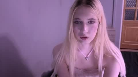 sweetcrystalll online show from July 2026 06:54:02 PM
