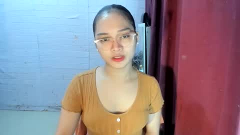 Snapshot of sweetcummer27 chatting on November 2025 06:32:01 PM SOPHIA online show from November 2025 06:32:01 PM