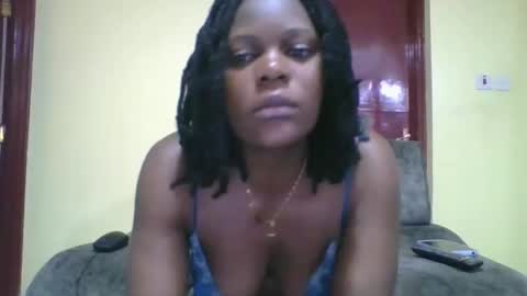 Snapshot of sweetdarkskin chatting on February 2026 06:17:01 AM CLARIS online show from February 2026 06:17:01 AM