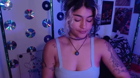 Snapshot of sweetdevil631 chatting on October 2025 04:49:01 PM Abril online show from October 2025 04:49:01 PM