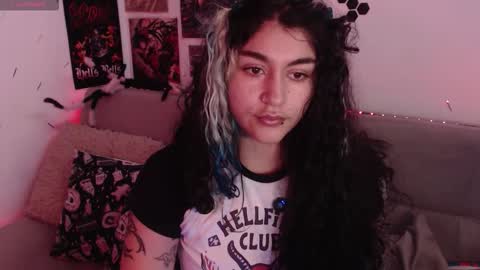 Snapshot of sweetdevil631 chatting on October 2025 03:34:02 PM Abril online show from October 2025 03:34:02 PM