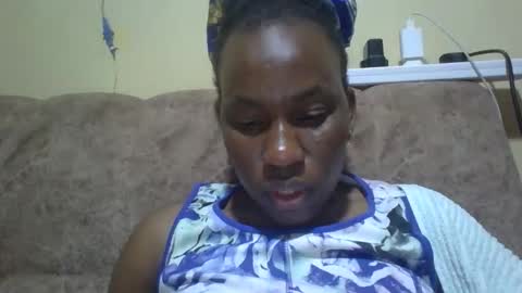 sweetdiva2012 online show from March 2026 07:37:01 PM