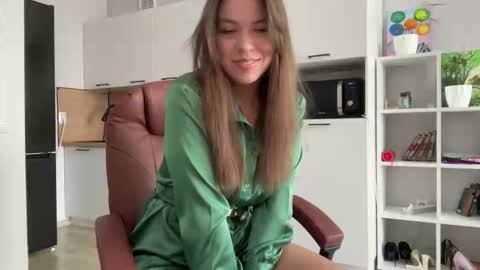 Snapshot of sweetdreamvic chatting on October 2025 09:29:02 AM Vicktorious online show from October 2025 09:29:02 AM