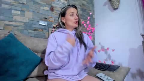 Snapshot of sweetfantasyy69 chatting on January 2025 12:30:01 AM sweef online show from January 2025 12:30:01 AM