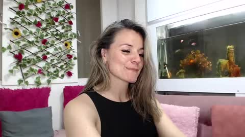 Snapshot of sweetfantasyy69 chatting on October 2025 04:11:01 AM sweef online show from October 2025 04:11:01 AM