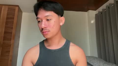 Snapshot of sweetguy102103 chatting on November 2025 01:05:01 AM khrayan online show from November 2025 01:05:01 AM