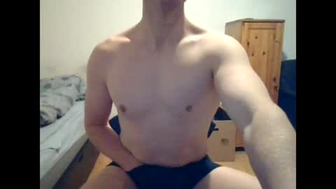 sweetguy8210 online show from November 2025 06:40:01 PM