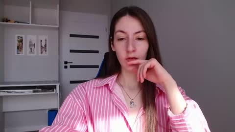 Snapshot of sweetheart_77 chatting on May 2026 07:24:02 AM Emma online show from May 2026 07:24:02 AM
