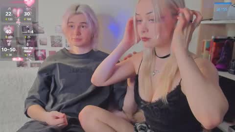 sweethearts_friends online show from April 2026 07:33:02 PM