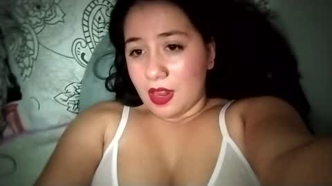 Snapshot of sweetie__annie chatting on February 2025 03:56:02 AM Ana Mara i cant Make noise My family is here online show from February 2025 03:56:02 AM