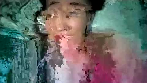 Snapshot of sweetie__annie chatting on February 2025 02:48:02 AM Ana Mara i cant Make noise My family is here online show from February 2025 02:48:02 AM