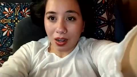 Snapshot of sweetie__annie chatting on January 2026 05:13:01 AM Ana Mara i cant Make noise My family is here online show from January 2026 05:13:01 AM