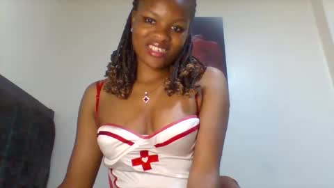 sweetie lee online show from November 2025 02:14:01 AM