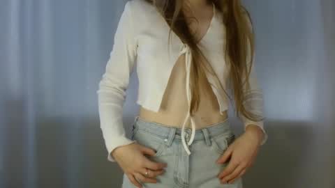 Annie online show from September 2025 12:06:01 PM