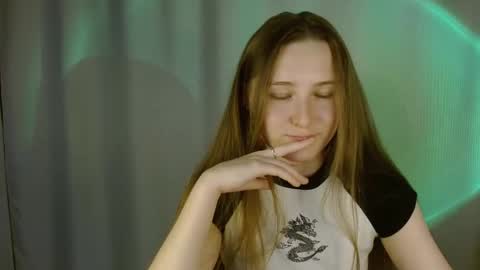 Annie online show from September 2025 08:01:02 PM