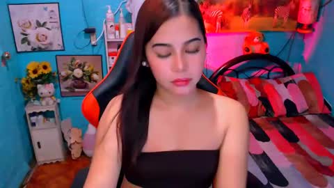 Nicole online show from December 2024 05:21:02 PM