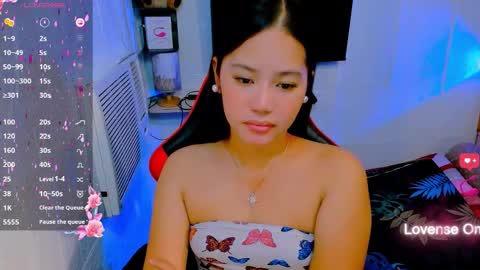 Nicole online show from September 2025 01:45:01 PM