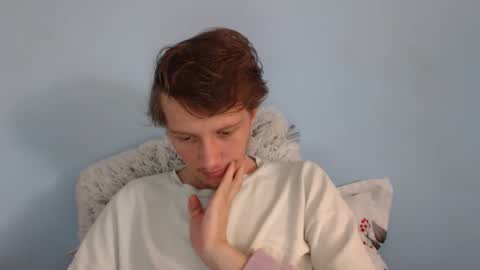 Snapshot of sweetietwin chatting on February 2026 09:10:02 AM CAT online show from February 2026 09:10:02 AM