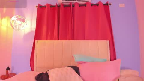 Isabel online show from May 2026 12:02:02 PM