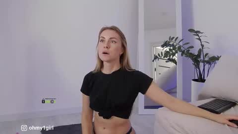 SweetKira1 online show from November 2025 12:04:01 PM