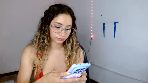 SWEET LATINA online show from May 2026 01:23:02 AM