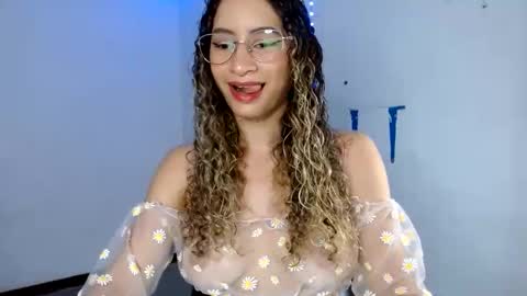 SWEET LATINA online show from May 2026 11:45:01 PM