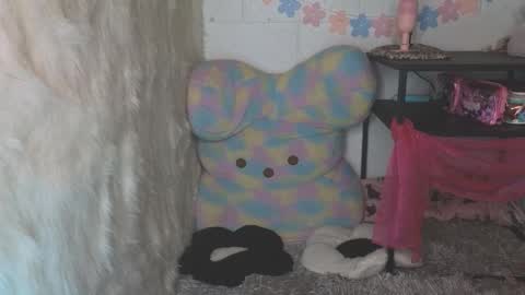 Snapshot of sweetlaumina chatting on October 2025 06:32:02 AM Sweet Laumina online show from October 2025 06:32:02 AM