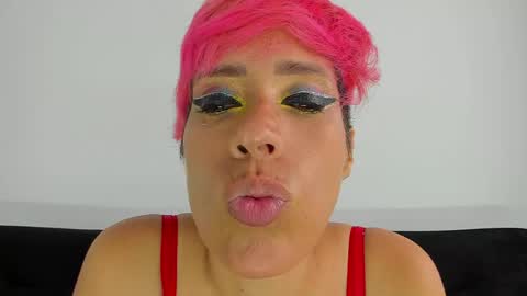 Azulandvioleta online show from May 2026 01:07:02 PM