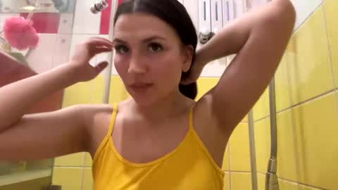 Lia online show from April 2026 07:50:02 PM