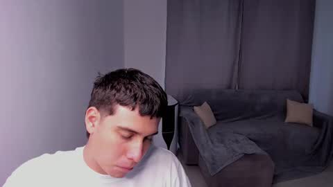 Snapshot of sweetlian_04 chatting on February 2025 12:05:02 PM Lian online show from February 2025 12:05:02 PM