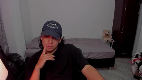 Snapshot of sweetlian_04 chatting on February 2026 09:51:02 PM Lian online show from February 2026 09:51:02 PM