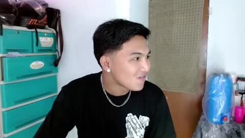 Snapshot of sweetlilly_18 chatting on December 2024 02:27:01 PM Lilly online show from December 2024 02:27:01 PM