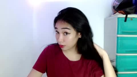 Snapshot of sweetlilly_18 chatting on February 2025 03:55:02 AM Lilly online show from February 2025 03:55:02 AM