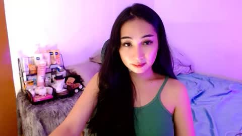 Snapshot of sweetlilly_18 chatting on October 2025 01:46:02 AM Lilly online show from October 2025 01:46:02 AM