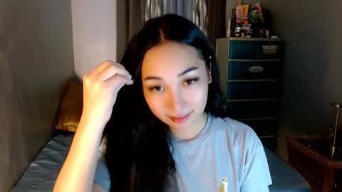 Snapshot of sweetlilly_18 chatting on January 2026 03:10:02 AM Lilly online show from January 2026 03:10:02 AM